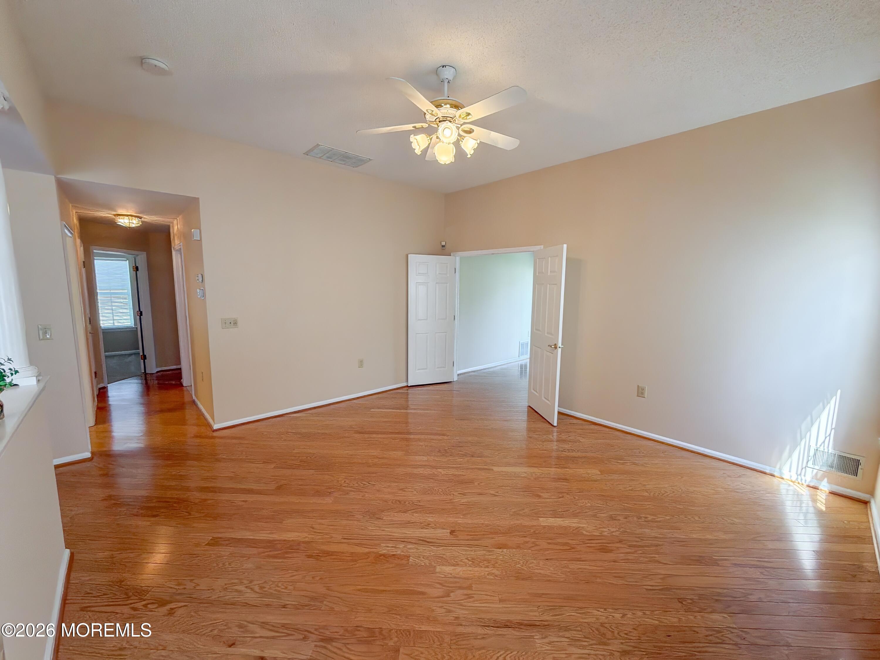 18 Eaton Court Jackson NJ 08527