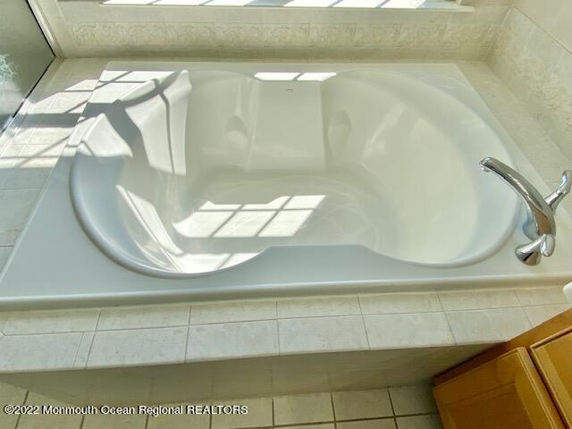 24 Skurka Court Sayreville NJ 08872