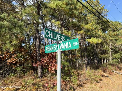 1901 Chilvers Avenue Whiting NJ 08759