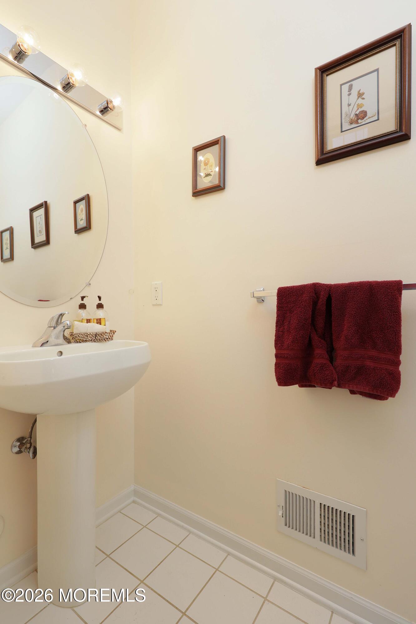 9 Kensington Court Holmdel NJ 07733