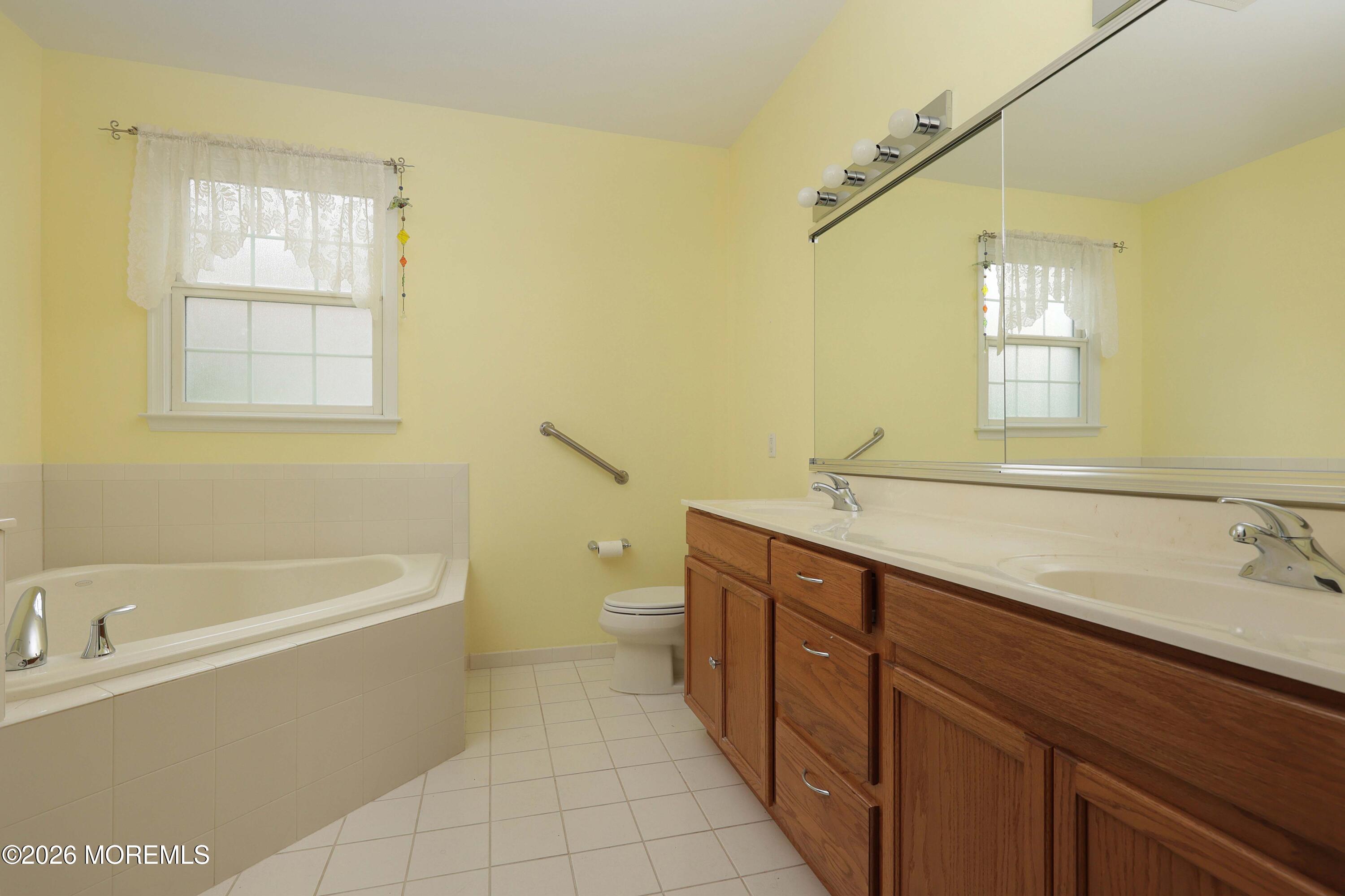 9 Kensington Court Holmdel NJ 07733