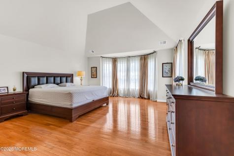 17 Diamond Hill Road Marlboro NJ 07746
