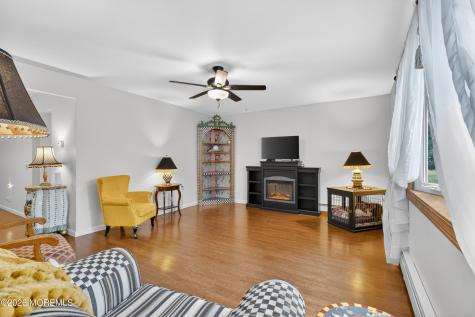 25 Plymouth Drive Toms River NJ 08757