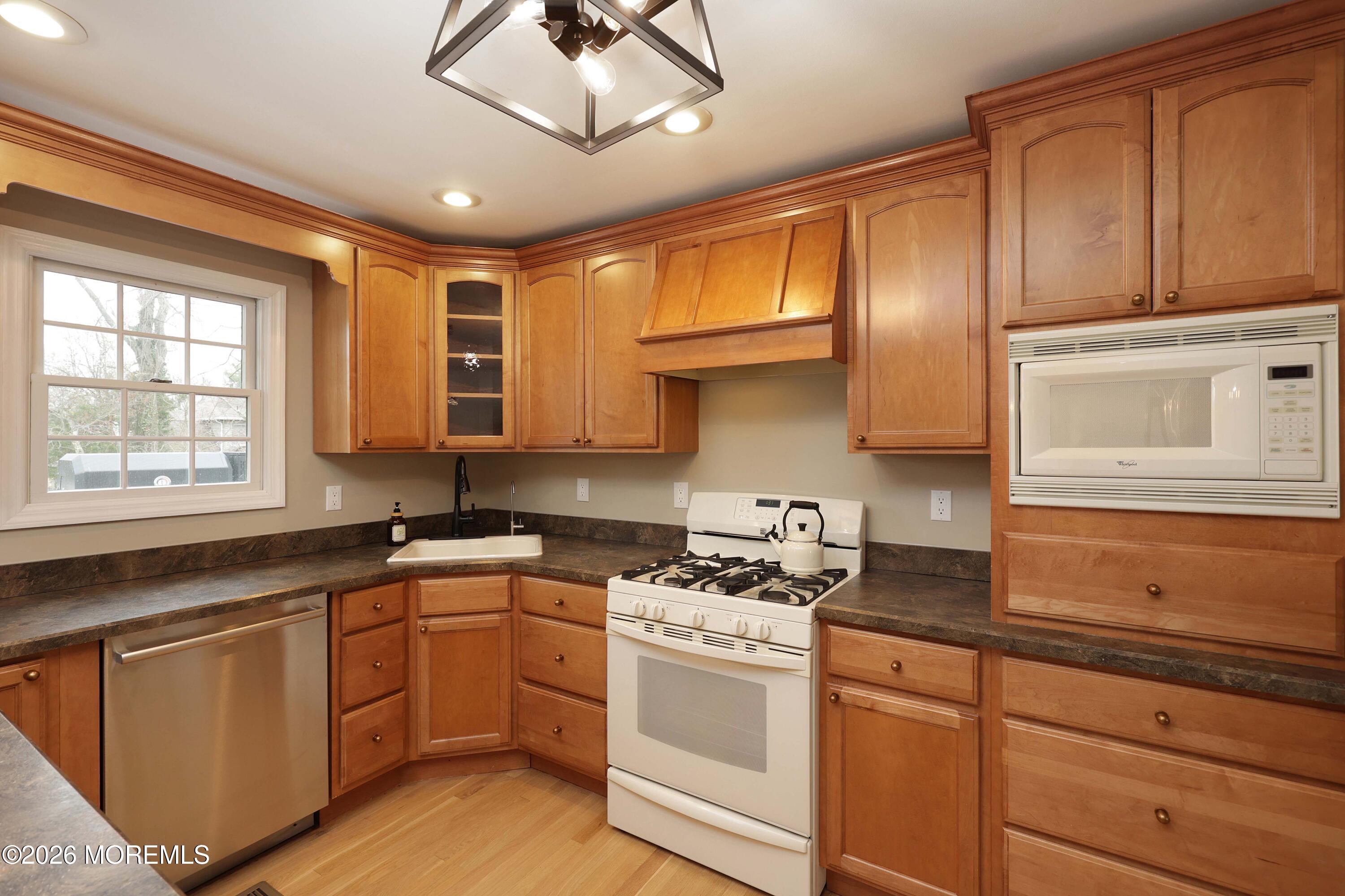 15 Brook Street Farmingdale NJ 07727