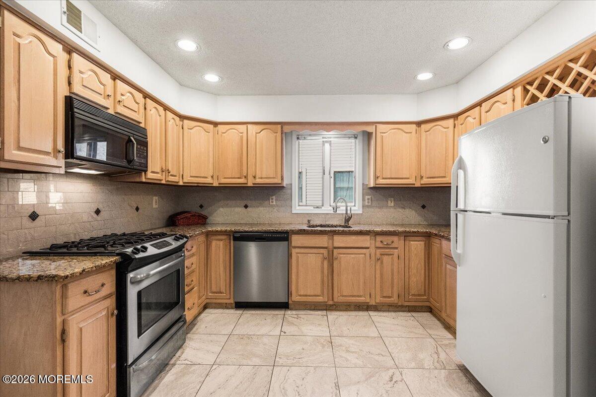19 Hampton Drive Marlboro NJ 07746