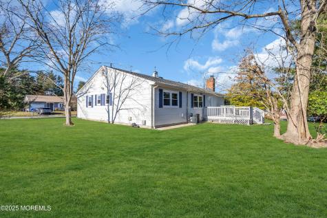 89 Brakenbury Drive Toms River NJ 08757