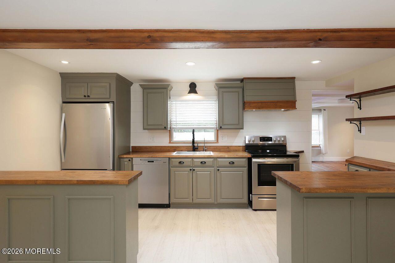 554 N 3rd Street Hammonton NJ 08037