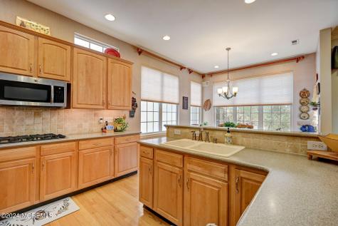 37 Oakmont Lane Jackson NJ 08527