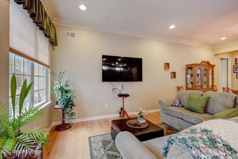 37 Oakmont Lane Jackson NJ 08527