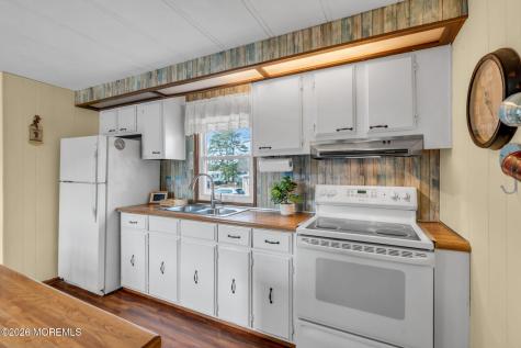 44 Nancy Lane Barnegat NJ 08005
