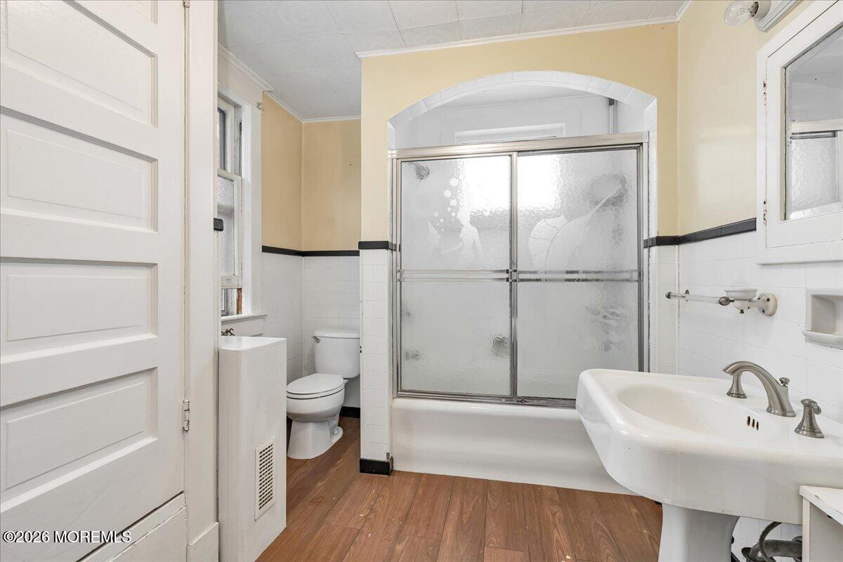 27 E Garfield Avenue Atlantic Highlands NJ 07716
