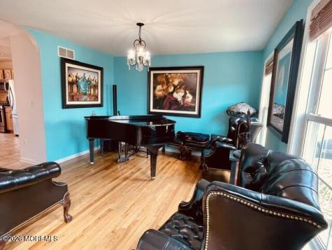 405 Lawrence Avenue Oakhurst NJ 07755