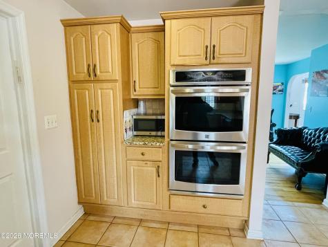 405 Lawrence Avenue Oakhurst NJ 07755