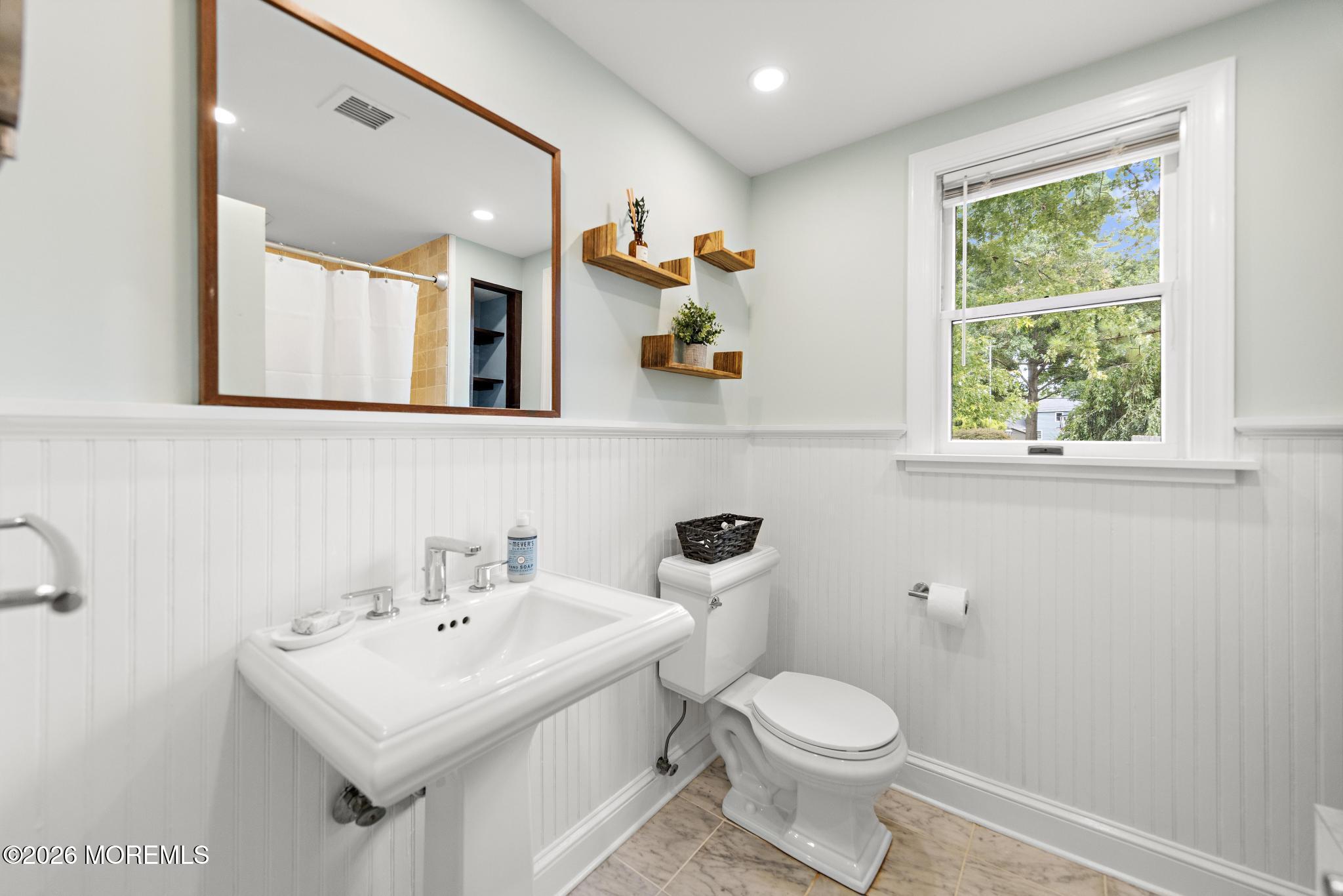 108 Hamilton Avenue Leonardo NJ 07737