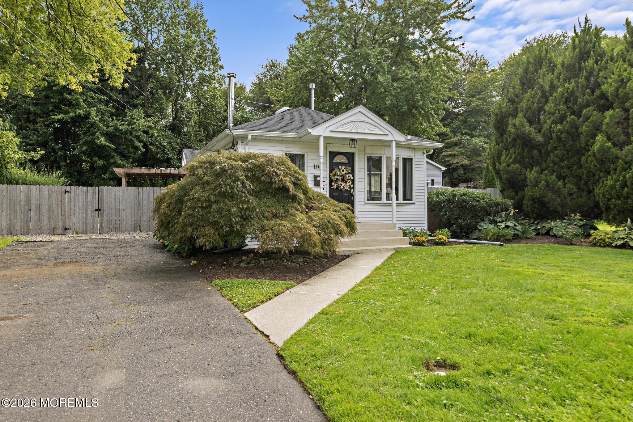 108 Hamilton Avenue Leonardo NJ 07737