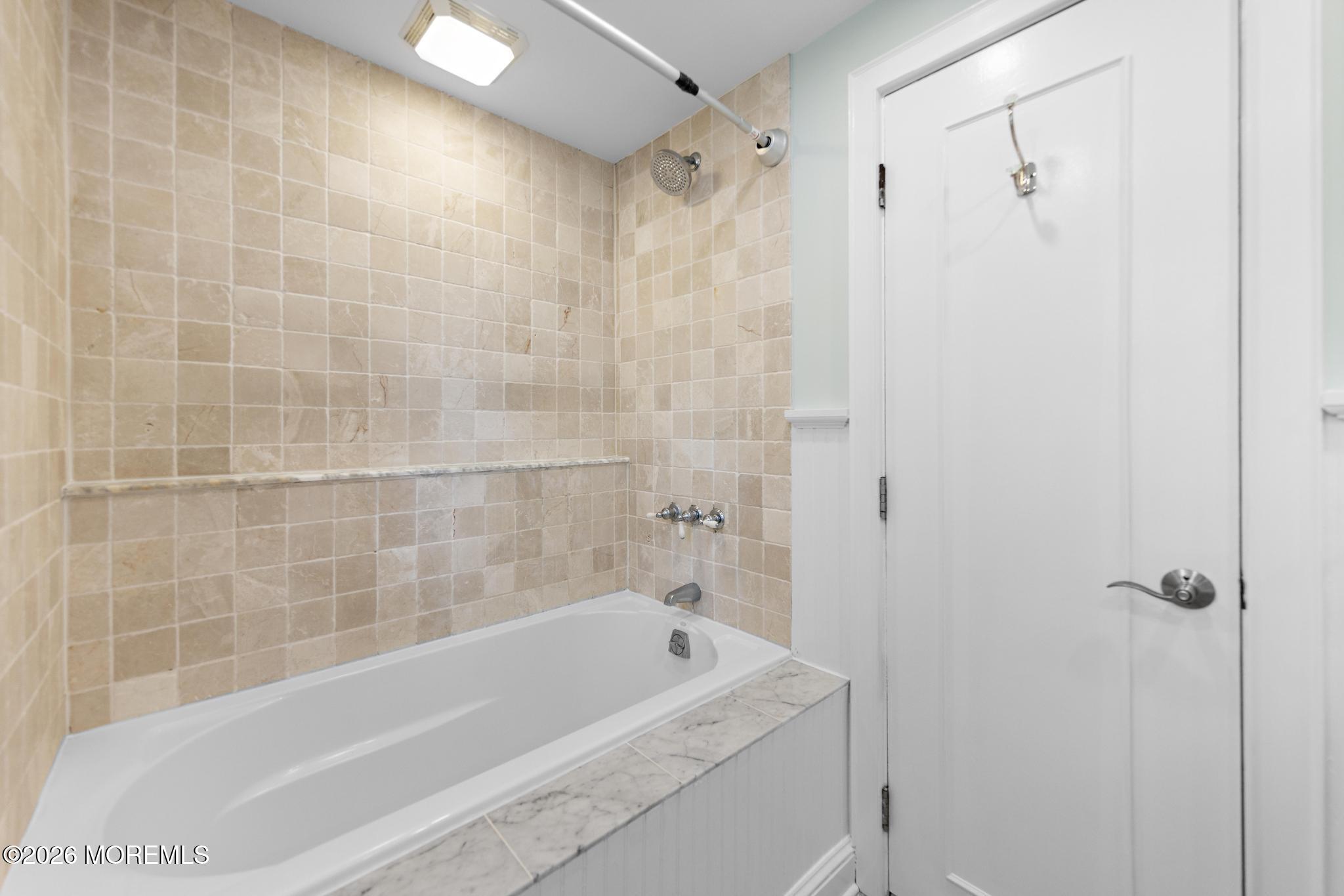 108 Hamilton Avenue Leonardo NJ 07737
