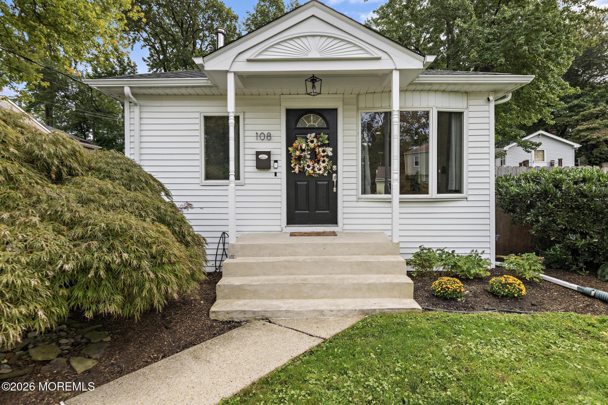 108 Hamilton Avenue Leonardo NJ 07737