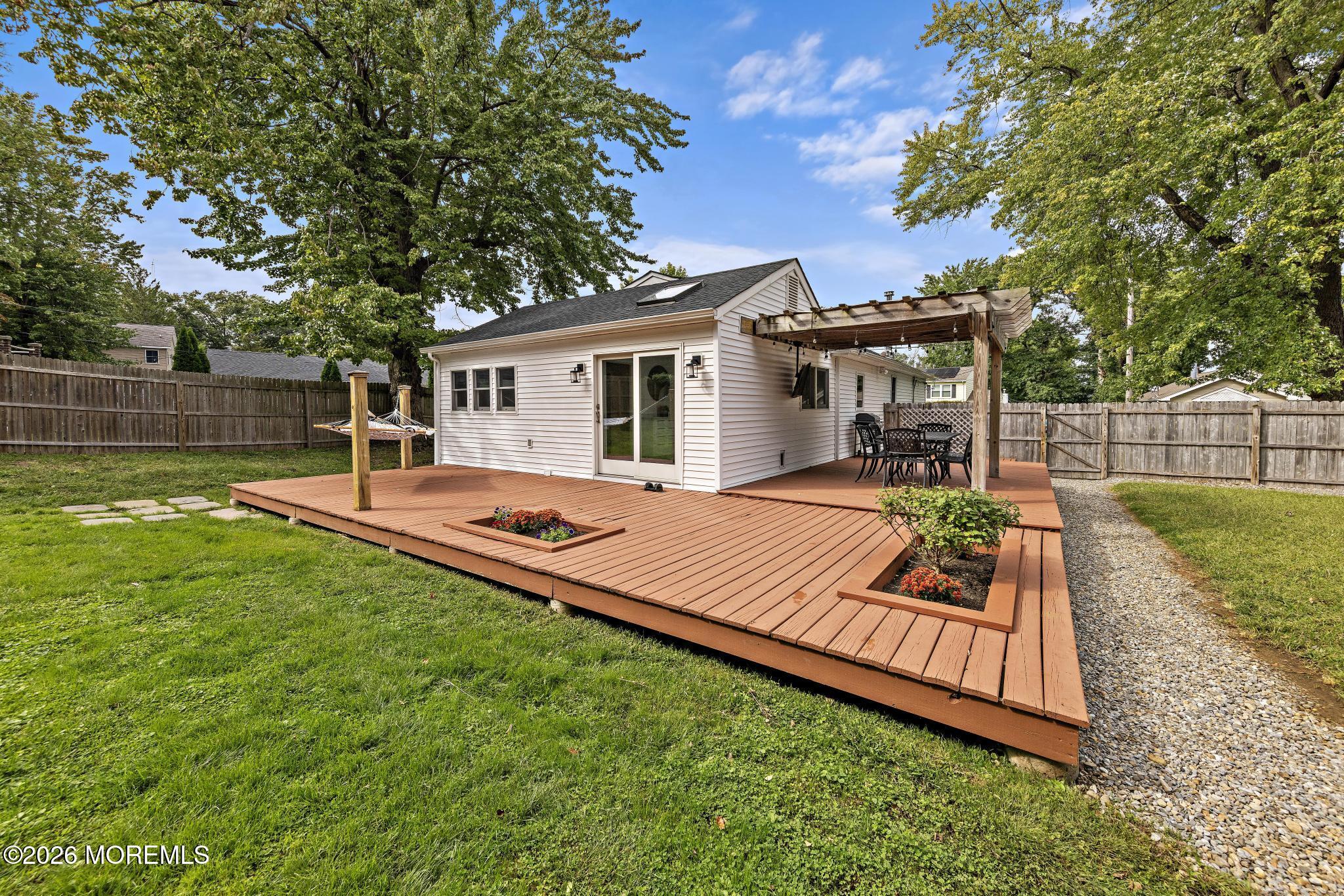 108 Hamilton Avenue Leonardo NJ 07737