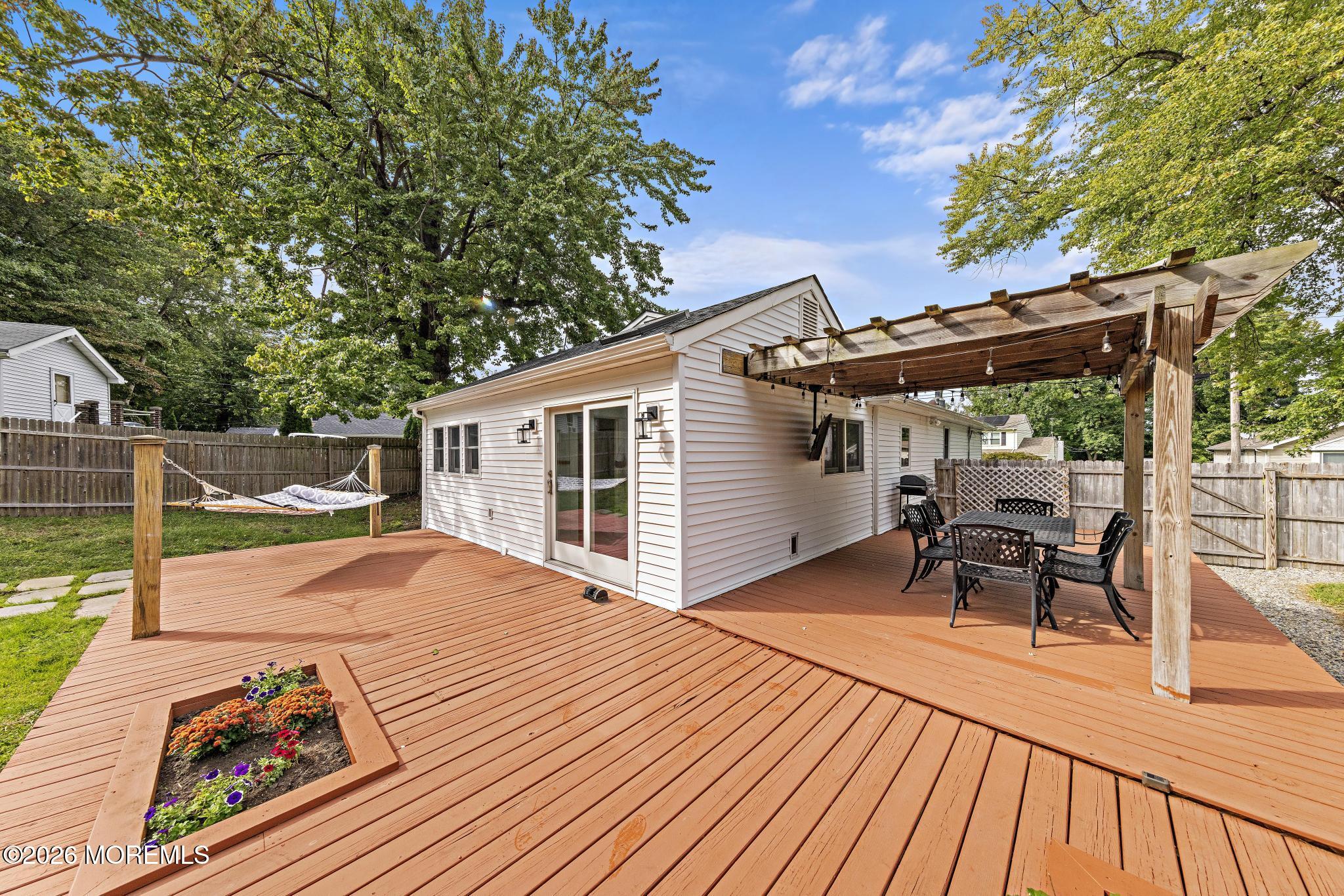 108 Hamilton Avenue Leonardo NJ 07737