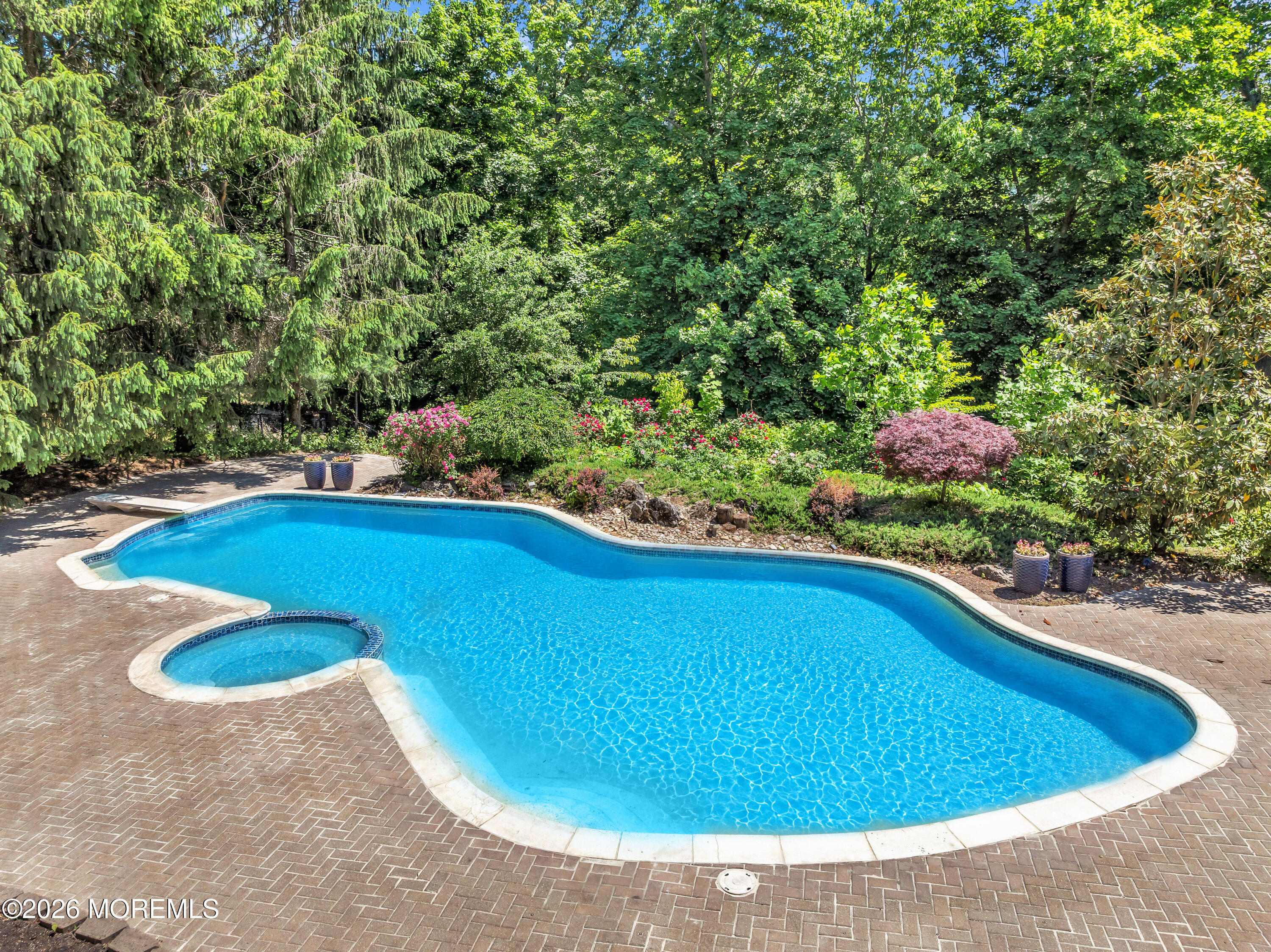427 Fawns Run Morganville NJ 07751