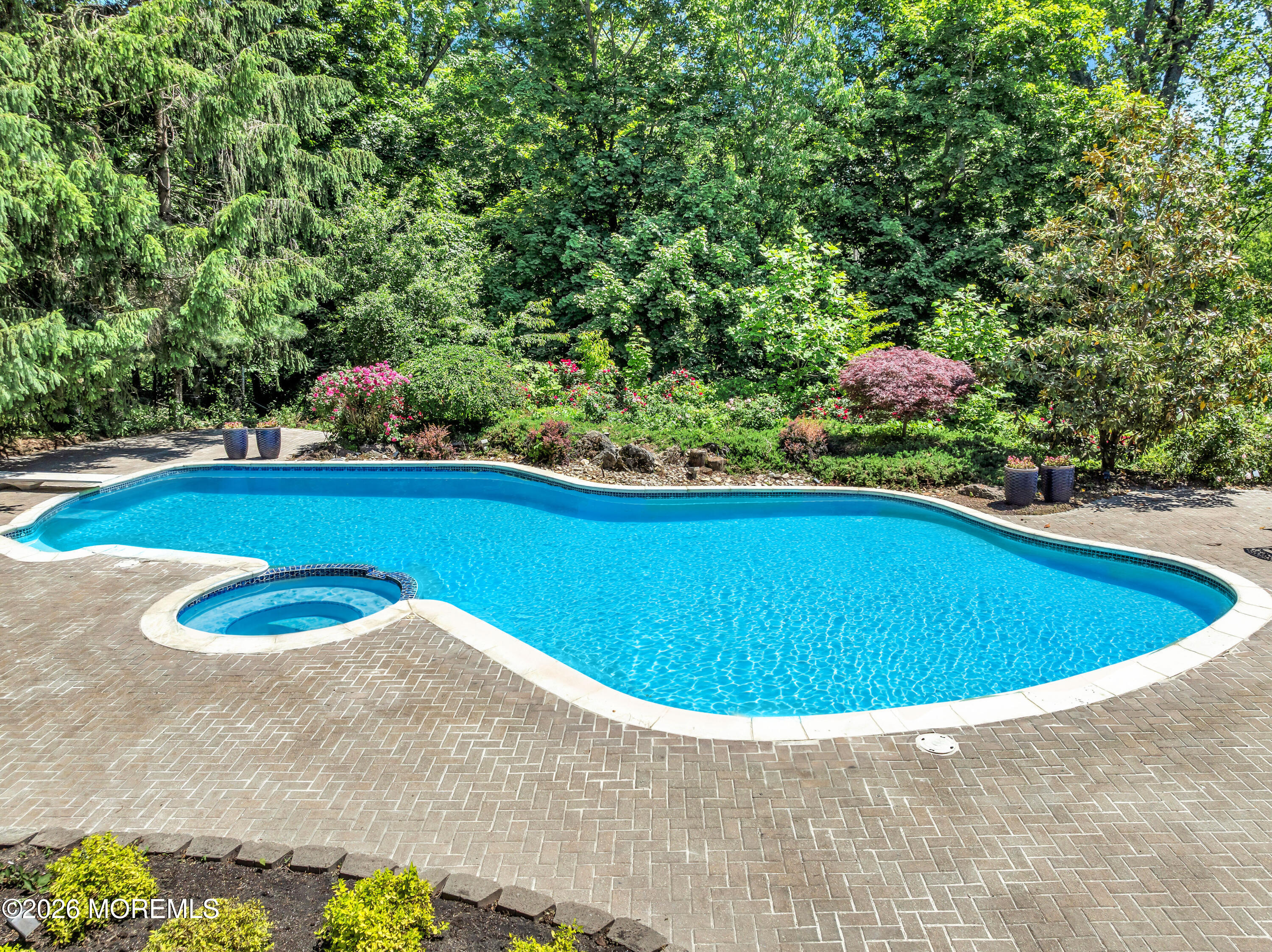 427 Fawns Run Morganville NJ 07751