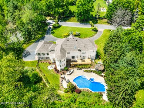427 Fawns Run Morganville NJ 07751