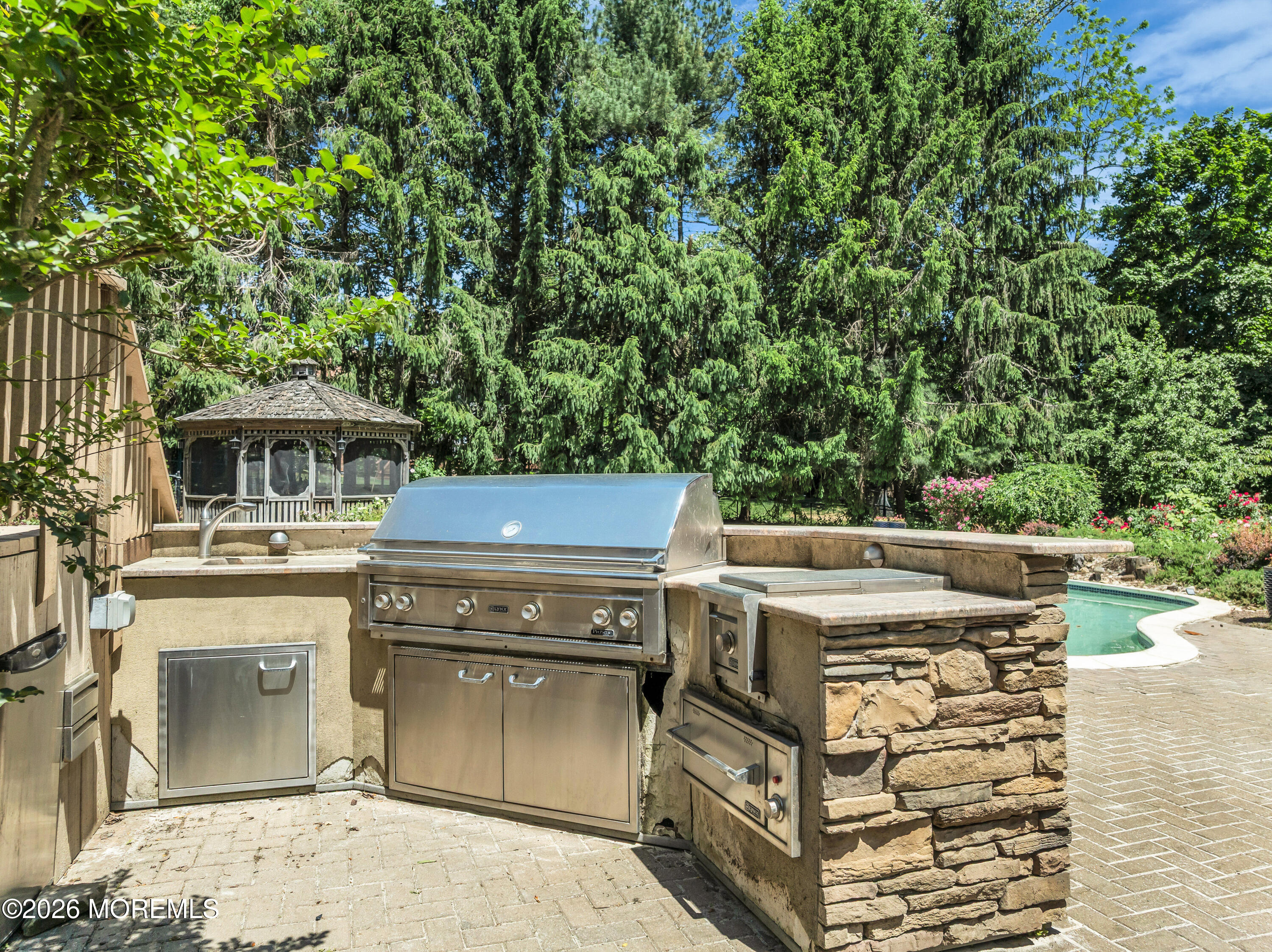 427 Fawns Run Morganville NJ 07751