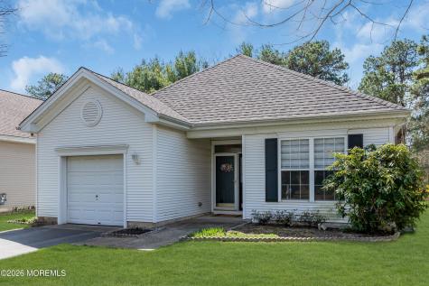 8 April Springs Court Lakewood NJ 08701