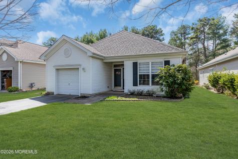 8 April Springs Court Lakewood NJ 08701