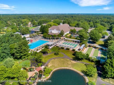 8 April Springs Court Lakewood NJ 08701