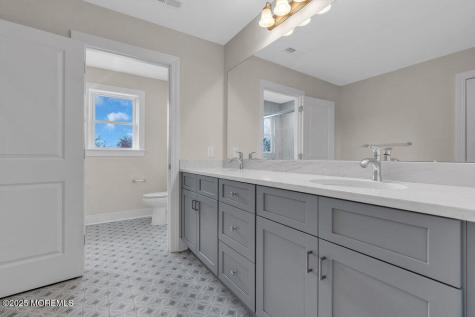 7 Potters Court Bayville NJ 08721