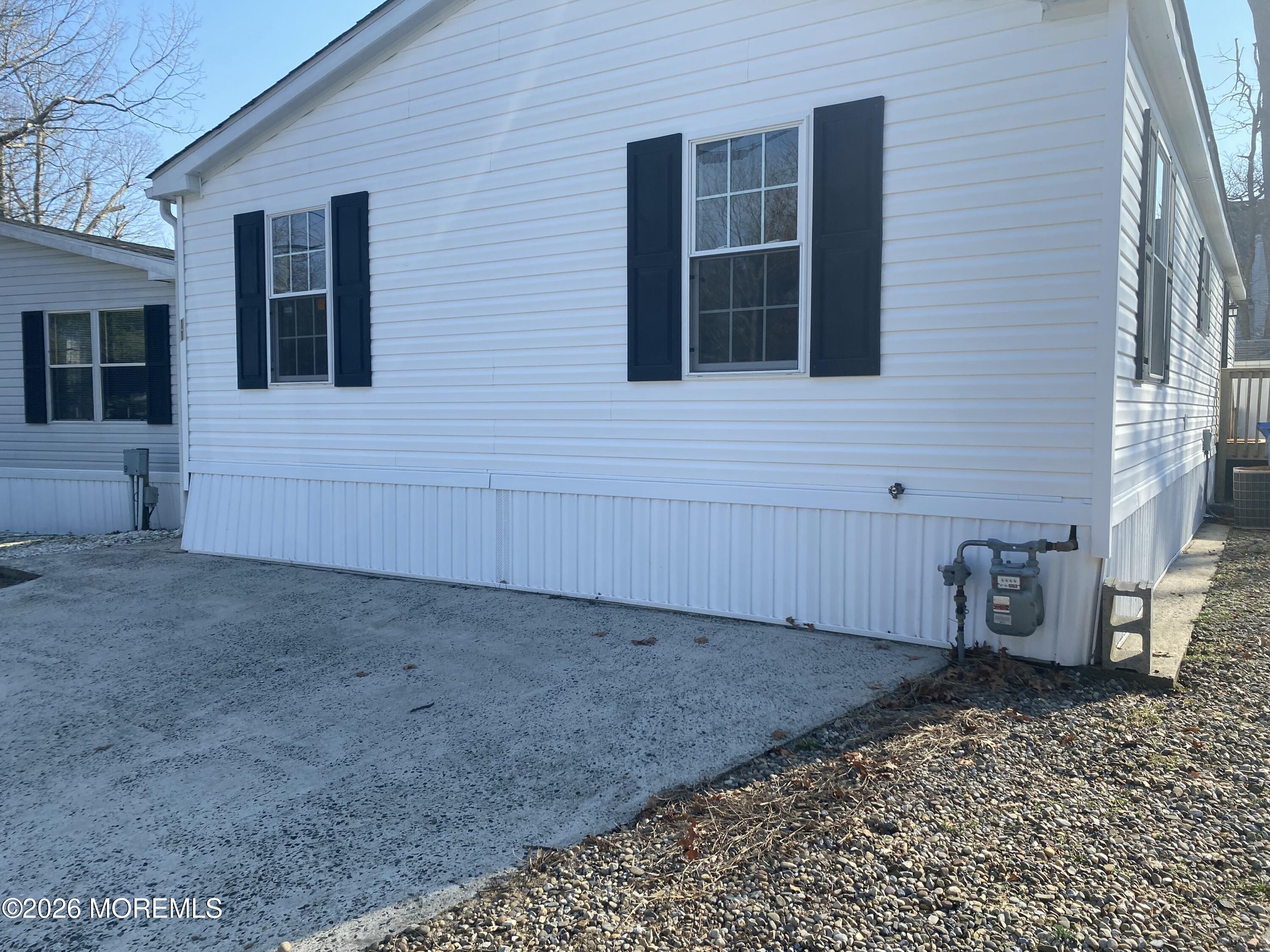 11 Oak Tree Lane Manahawkin NJ 08050