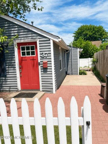 37 Myrtle Avenue Keyport NJ 07735