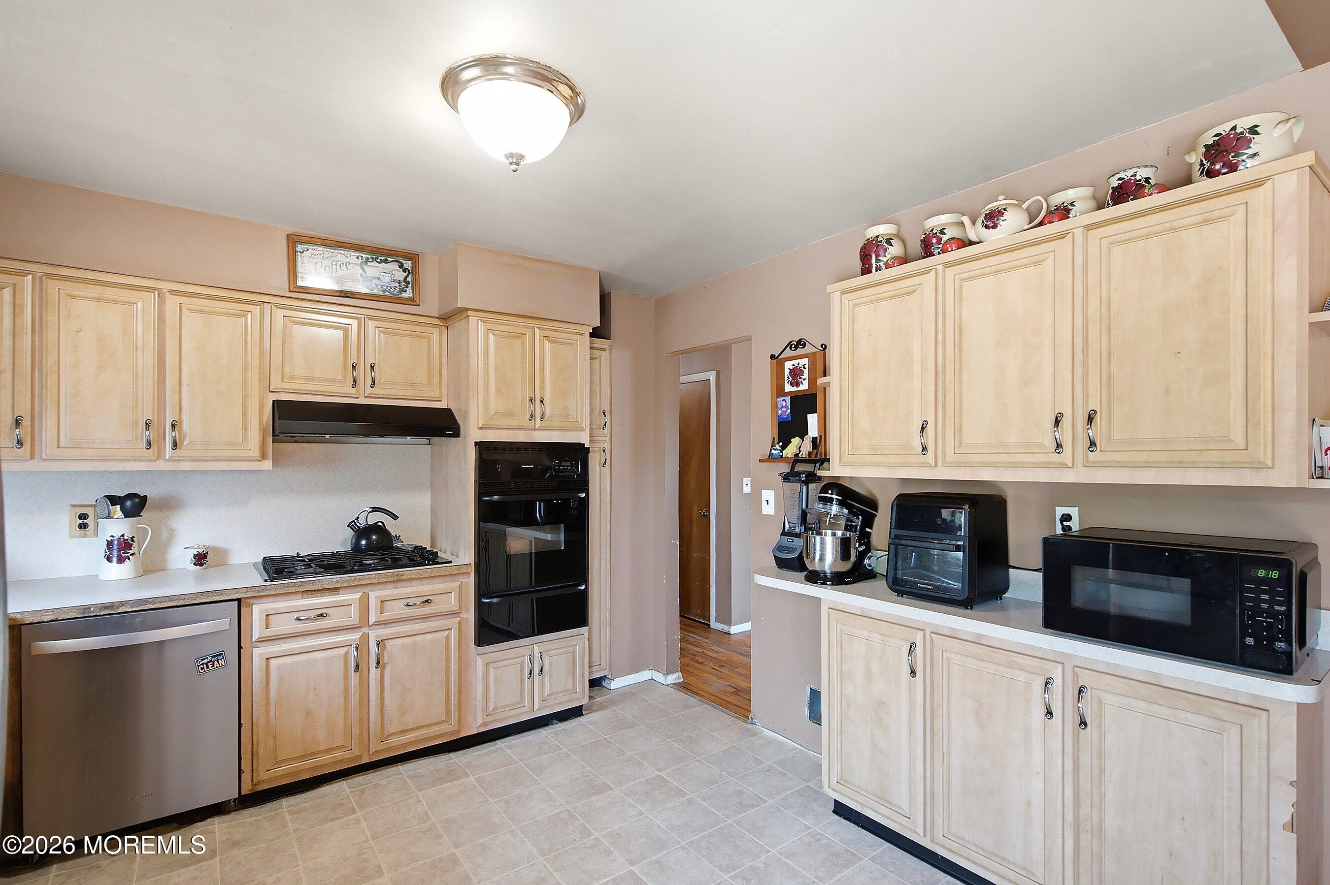 81 Elm Street Beachwood NJ 08722