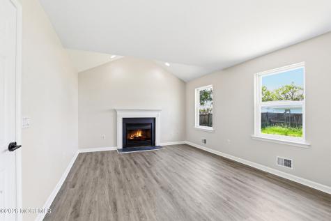 808 Anchor Avenue Beachwood NJ 08722
