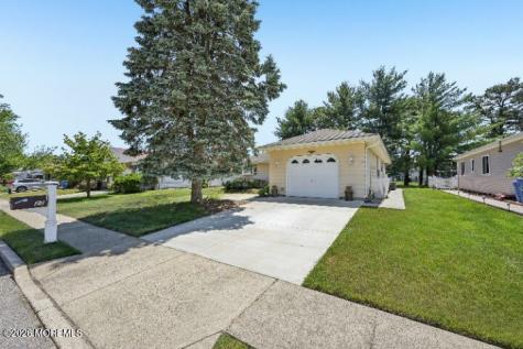 22 Cabrillo Boulevard Toms River NJ 08757