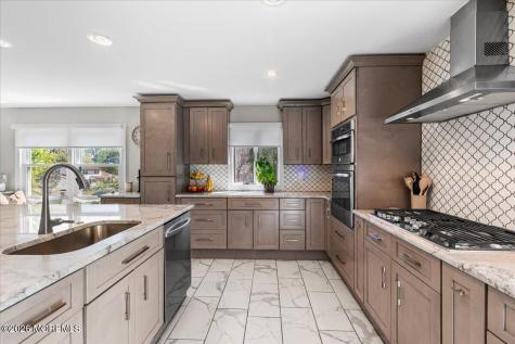 14 London Drive East Brunswick NJ 08816