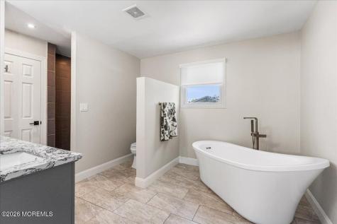 14 London Drive East Brunswick NJ 08816