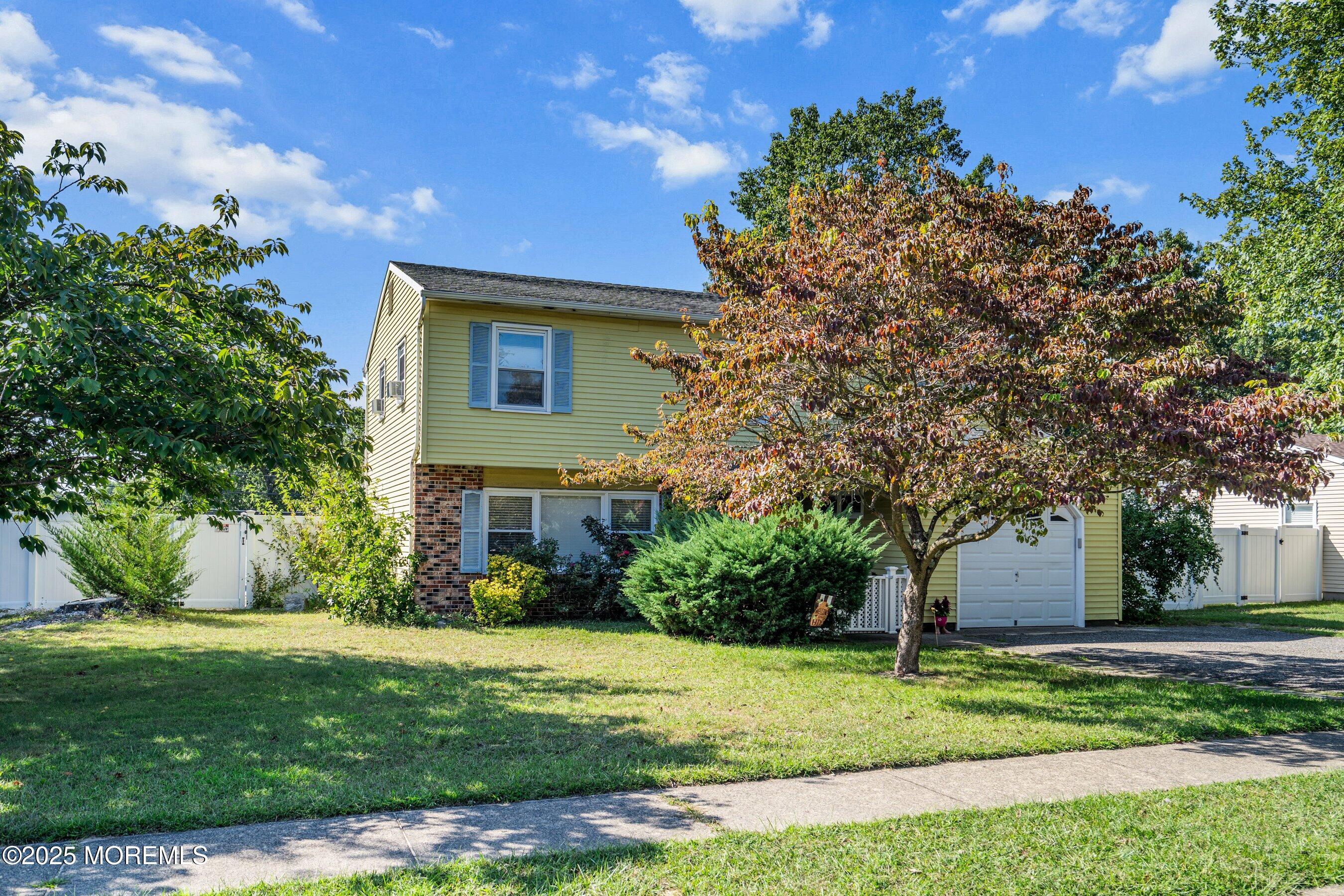 2 Lilac Place Howell NJ 07731