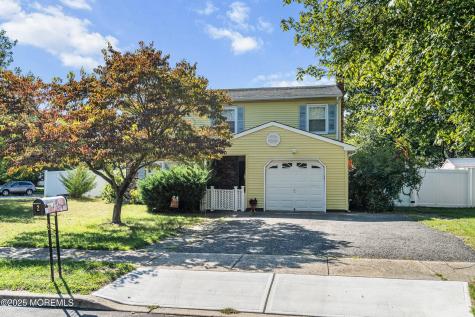 2 Lilac Place Howell NJ 07731