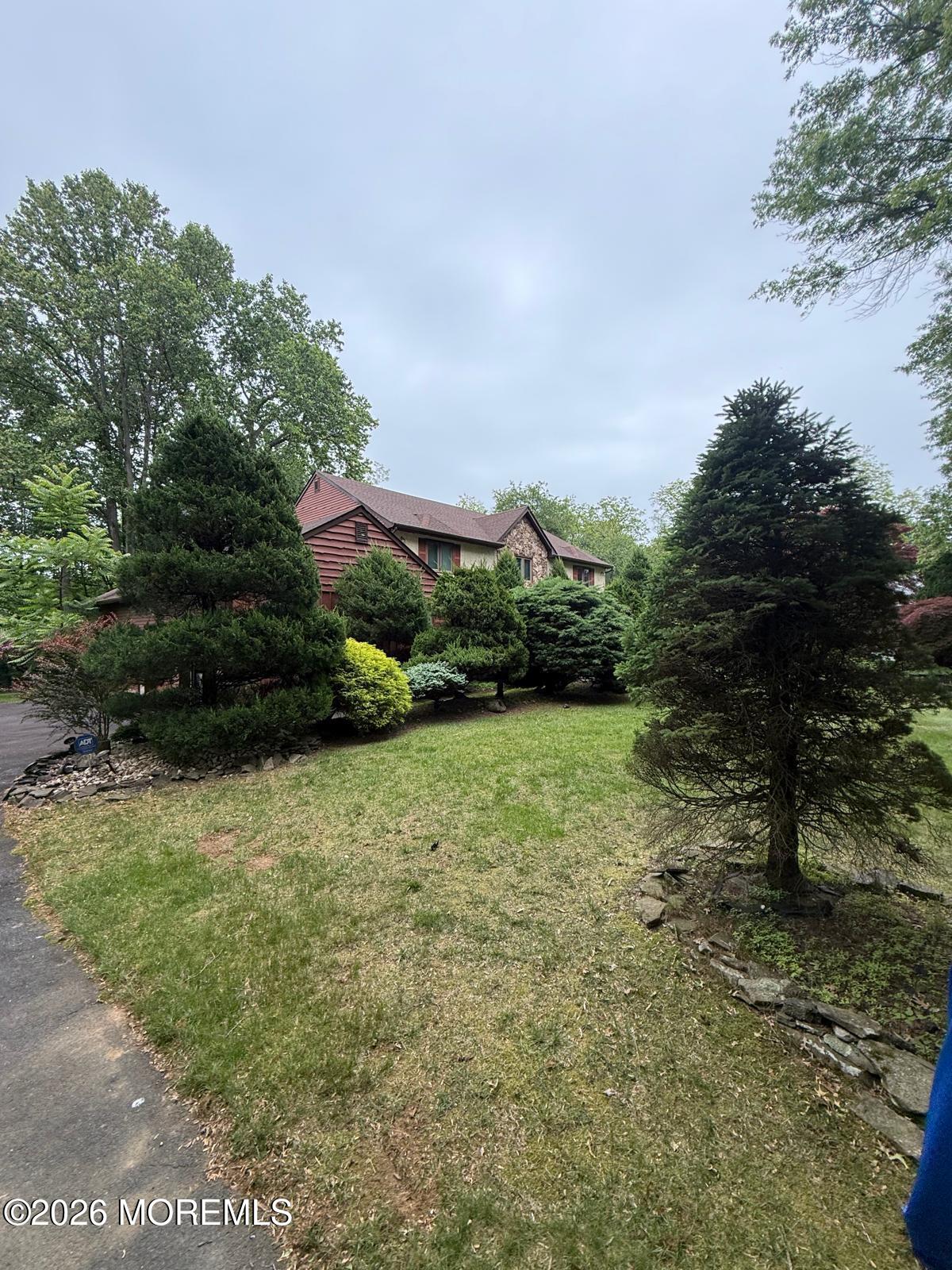 8 Delwood Drive Holmdel NJ 07733