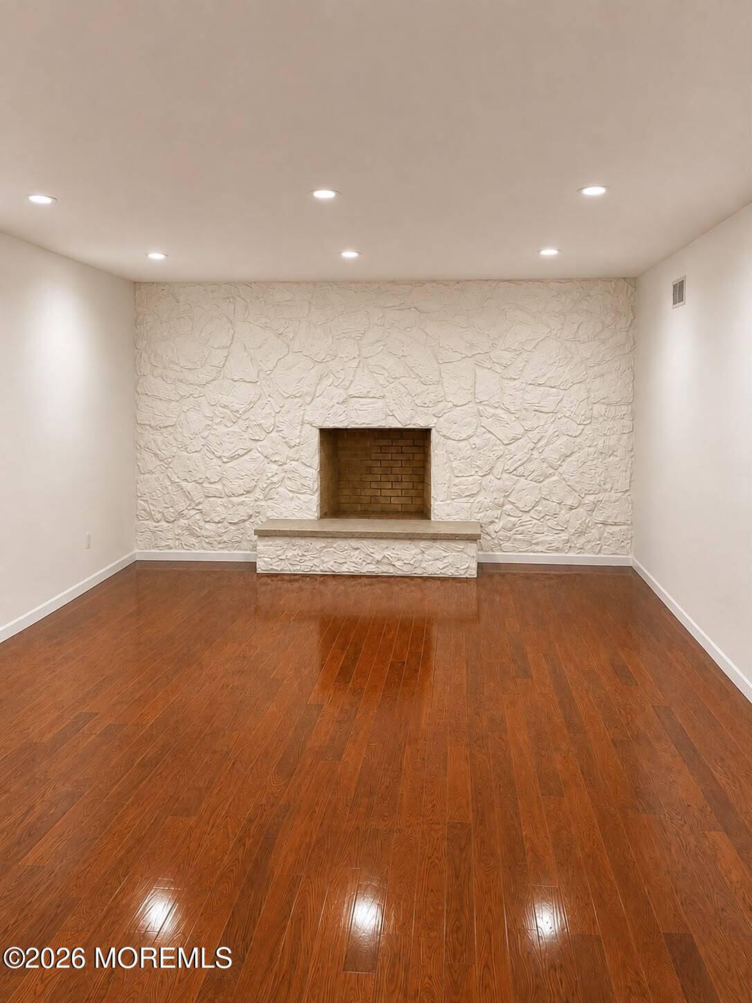 8 Delwood Drive Holmdel NJ 07733