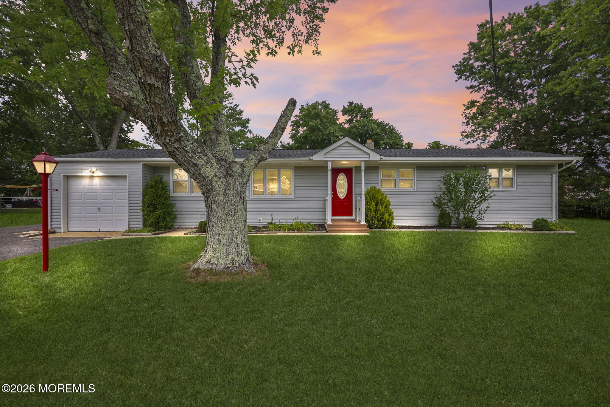 Howell NJ, 13 Maple Lane