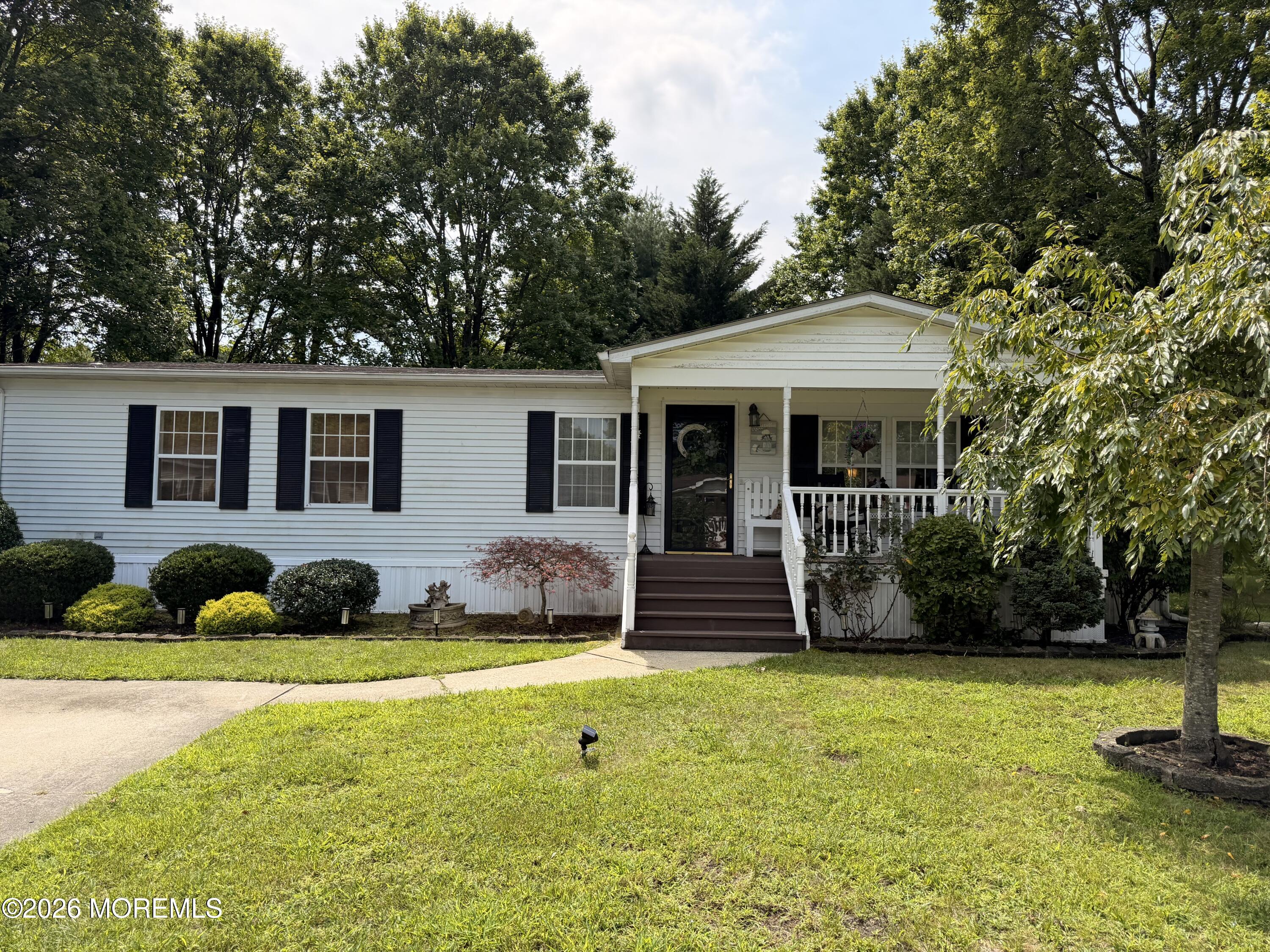 8 Tanglewood Drive Cream Ridge NJ 08514