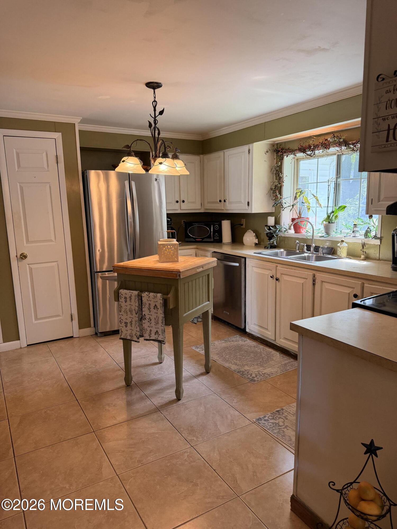 8 Tanglewood Drive Cream Ridge NJ 08514