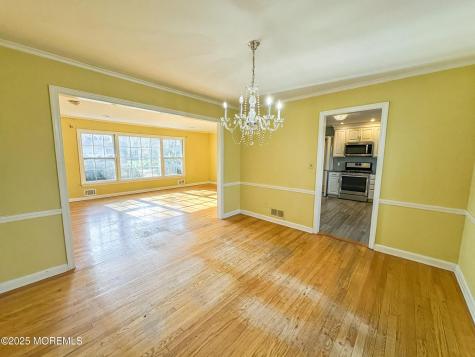 35 Woodland Drive Middletown NJ 07748