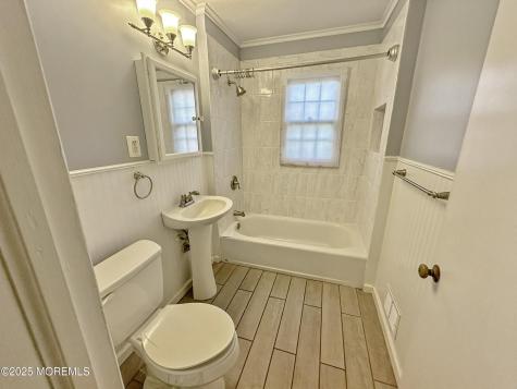 35 Woodland Drive Middletown NJ 07748
