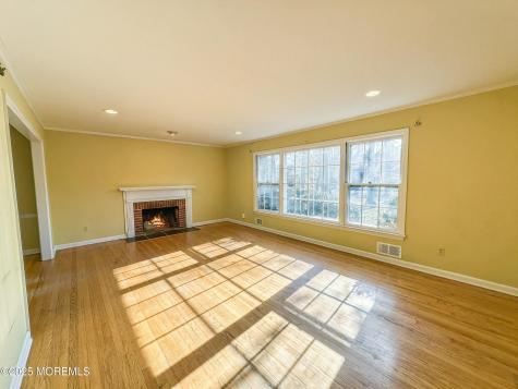 35 Woodland Drive Middletown NJ 07748