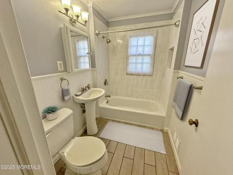 35 Woodland Drive Middletown NJ 07748