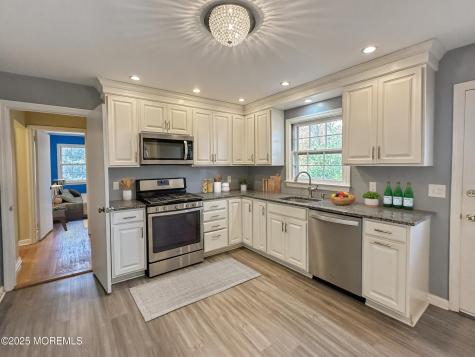 35 Woodland Drive Middletown NJ 07748